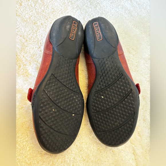 Taos Uppity Slip On Loafer Womens 6 Red Leather Buckle Strap Shoe - Picture 3 of 4